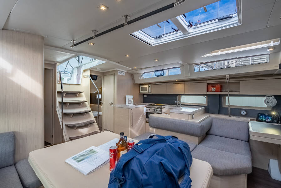 Oceanis 51.1 Sunday Girl