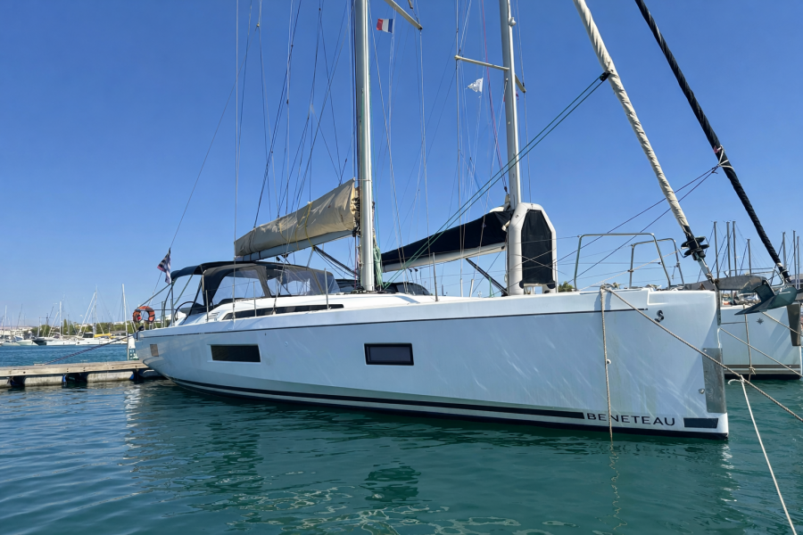 Oceanis 51.1 Velvet Dice