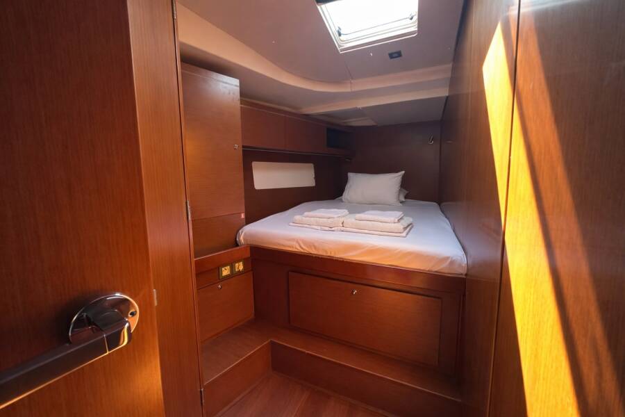 Oceanis 51.1 Velvet Dice