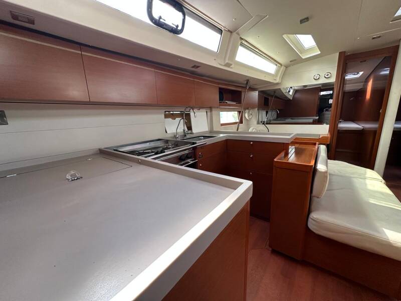 Oceanis 51.1 Velvet Dice