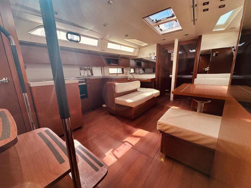Oceanis 51.1 Velvet Dice