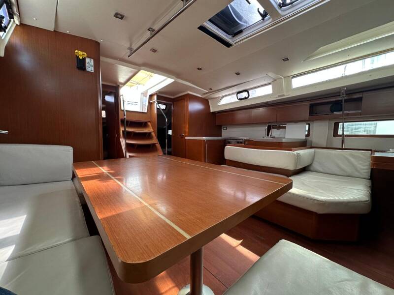 Oceanis 51.1 Velvet Dice