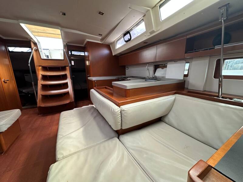 Oceanis 51.1 Velvet Dice