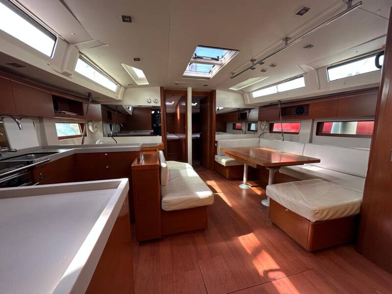 Oceanis 51.1 Velvet Dice