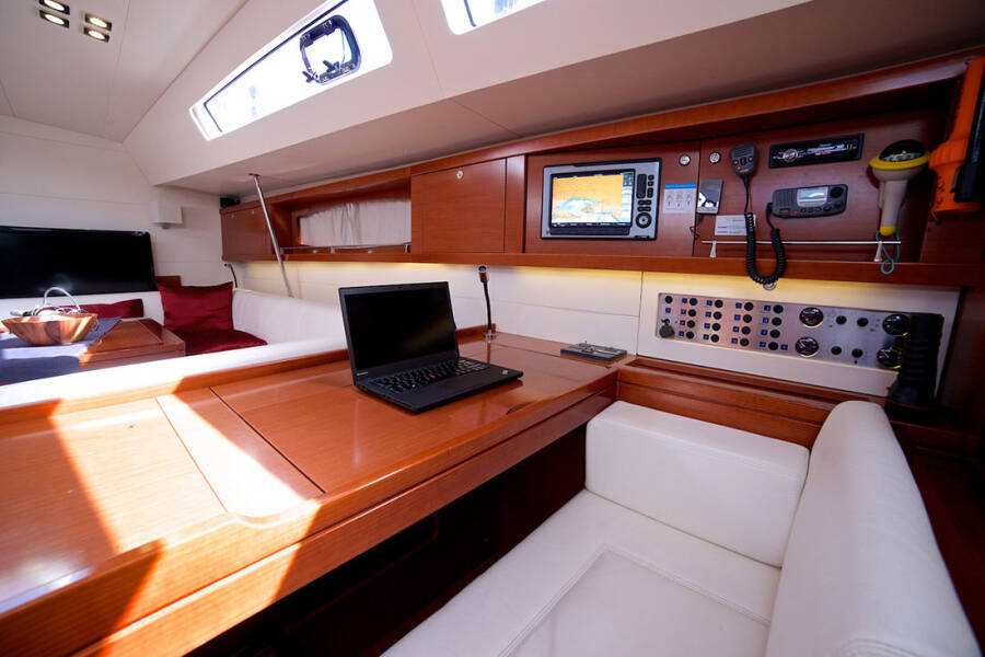 Oceanis 58 Queen Axiera