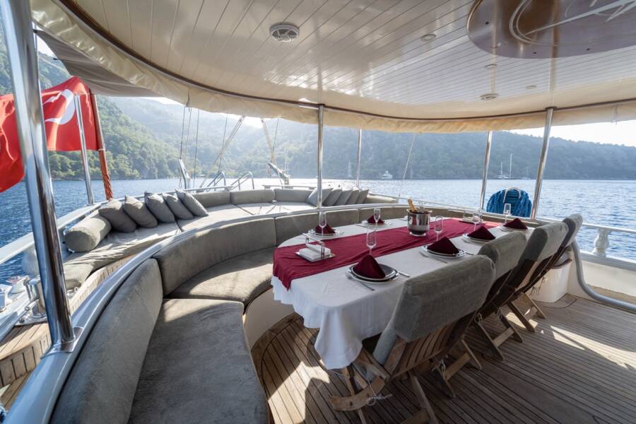 Queen Lila Queen Lila