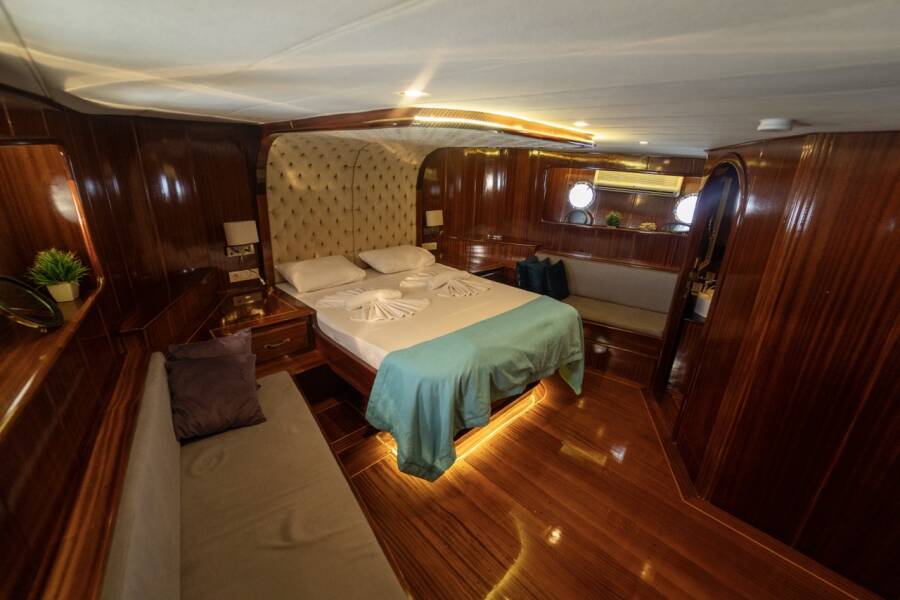 Queen Lila Queen Lila