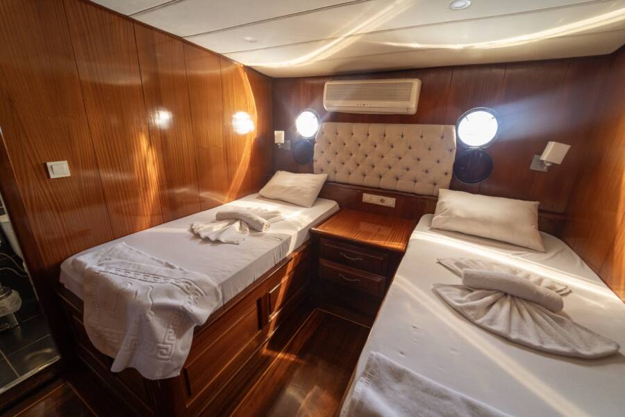 Queen Lila Queen Lila