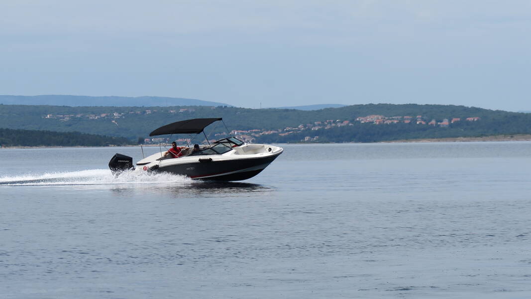 Sea Ray SPX 210 Sea Ray SPX 210