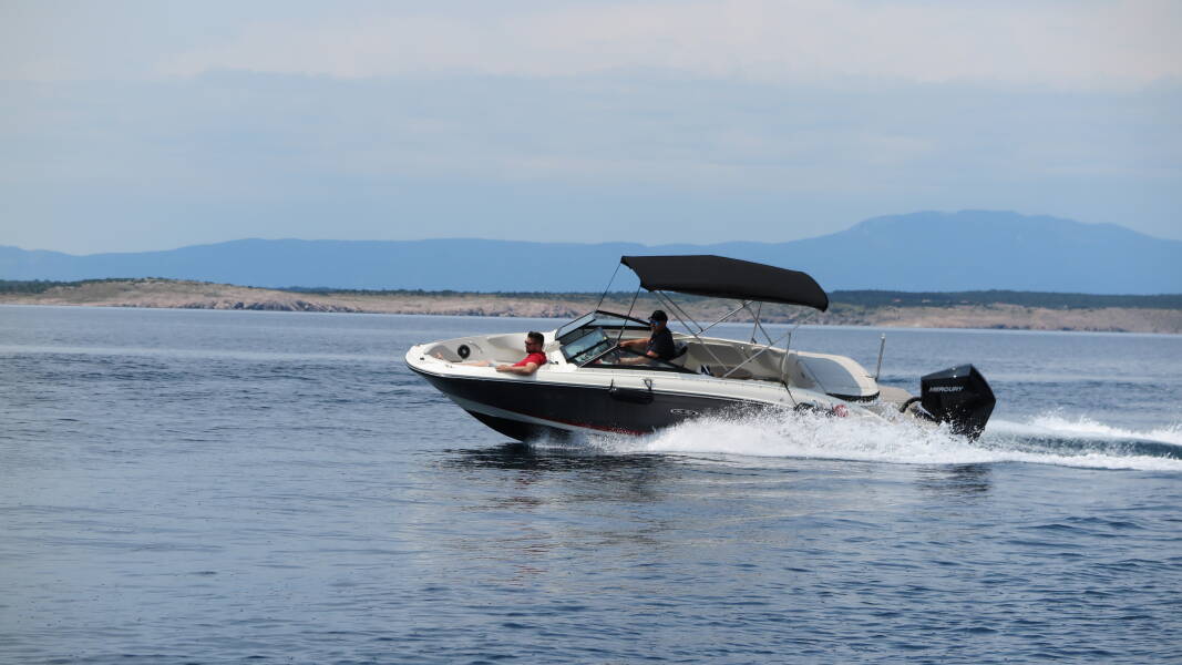 Sea Ray SPX 210 Sea Ray SPX 210