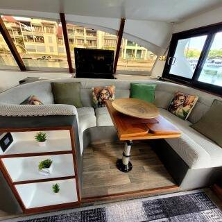 Sea-Tribe DH550 Valerie