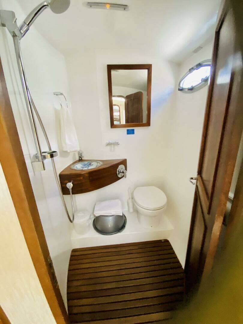 Sea-Tribe DH550 Valerie