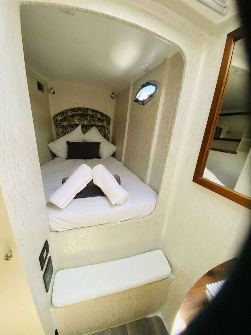 Sea-Tribe DH550 Valerie