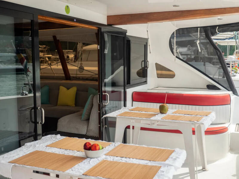 Sea-Tribe DH550 Valerie