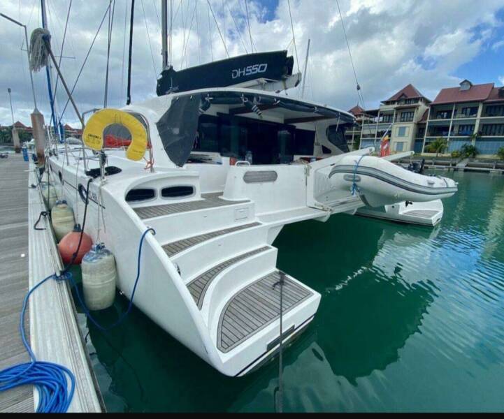 Sea-Tribe DH550 Valerie