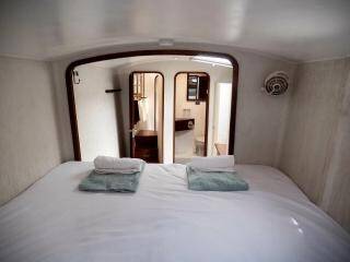 Sea-Tribe DH550 Valerie