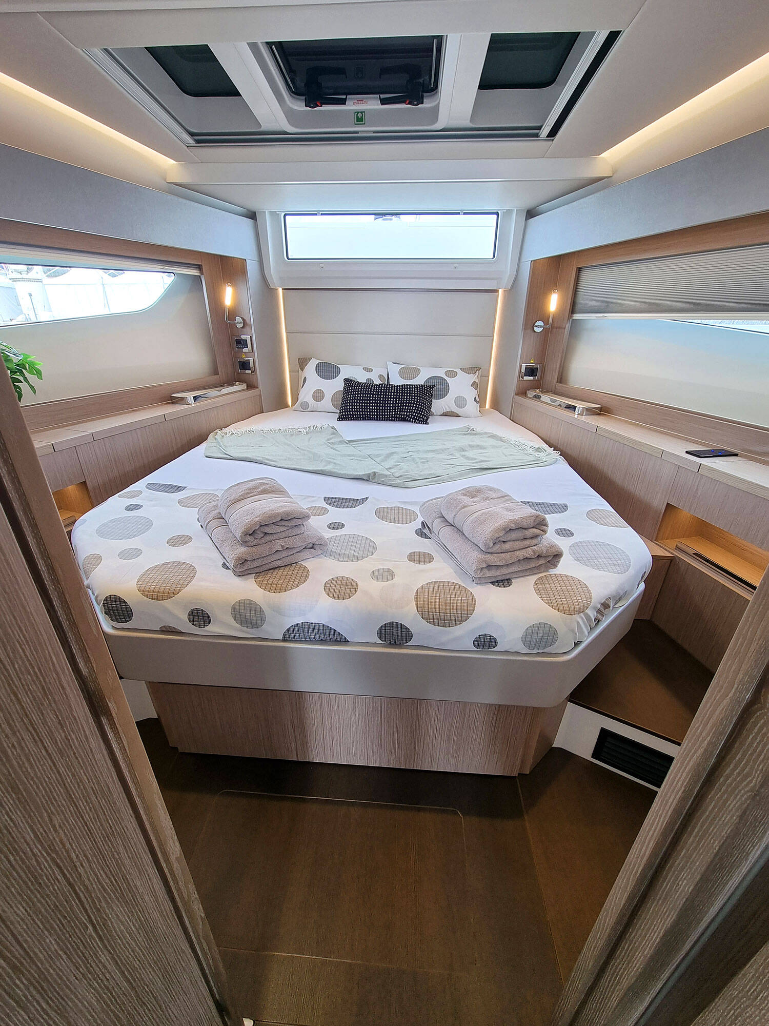 Sealine C390 Tireless