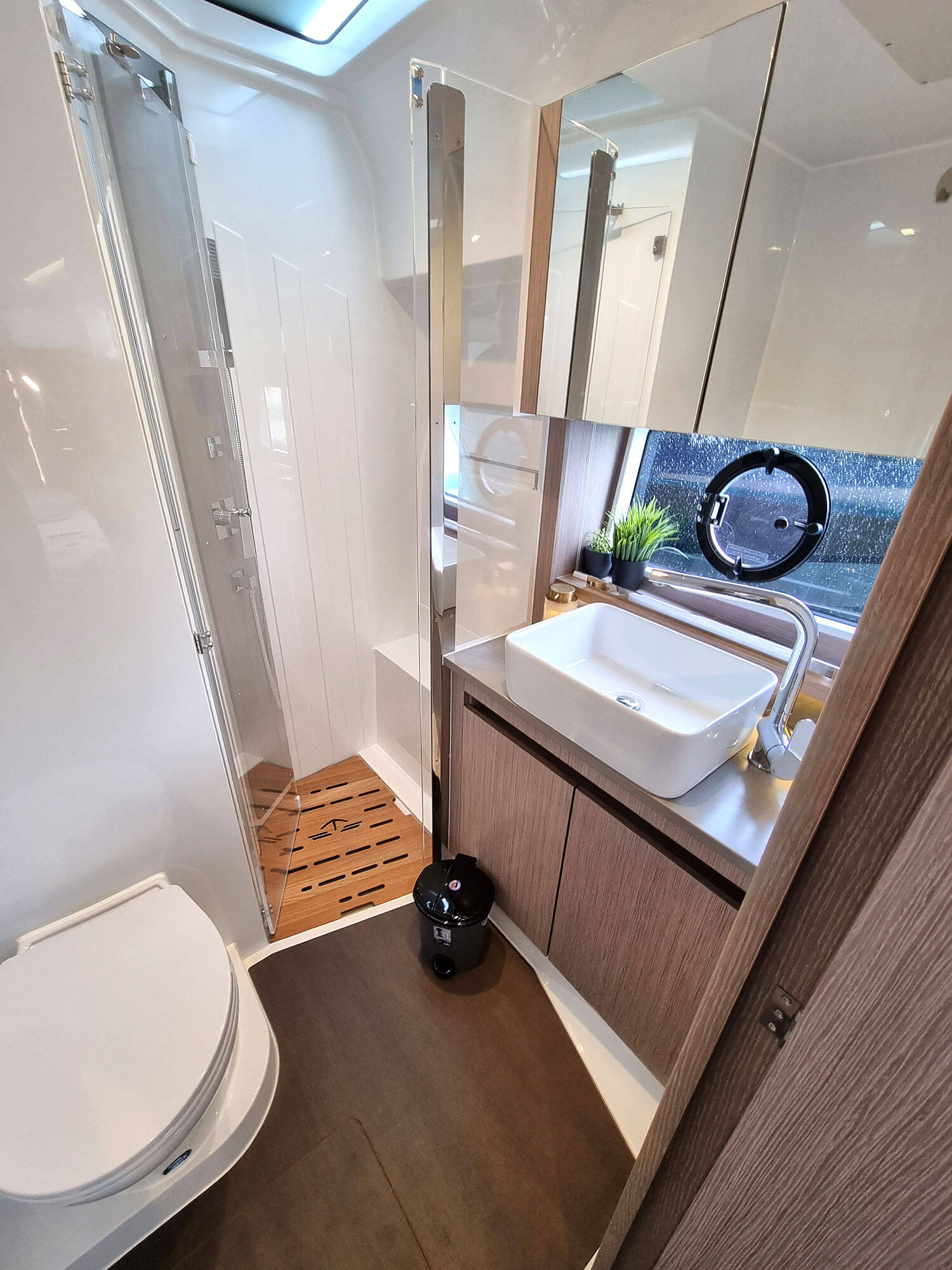 Sealine C390 Tireless