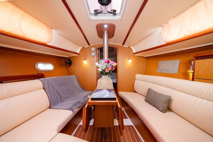 Sun Odyssey 32i Regina IV