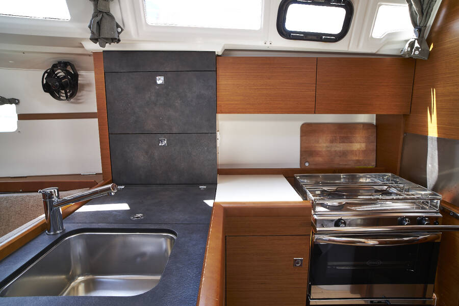 Sun Odyssey 349 Grape