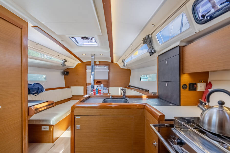 Sun Odyssey 349 Off The Clock 