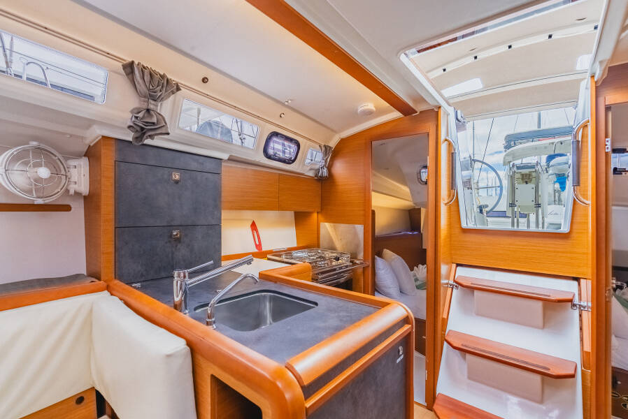 Sun Odyssey 349 Minx