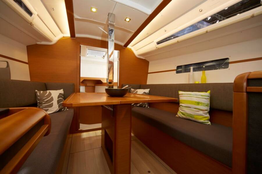 Sun Odyssey 349 Adria Moon