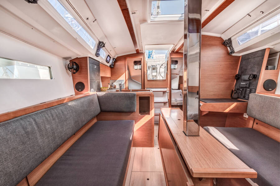 Sun Odyssey 349 Pella