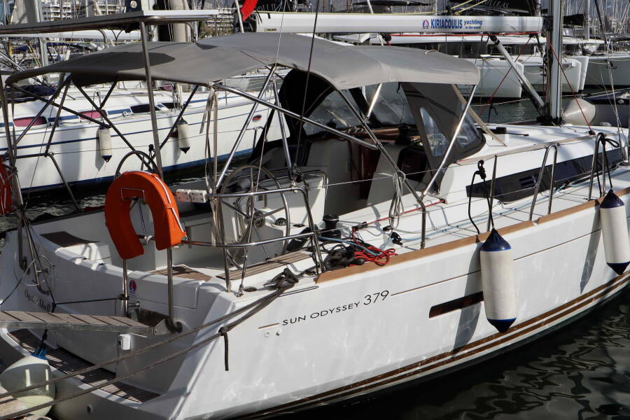 Sun Odyssey 379 Oyster Shell