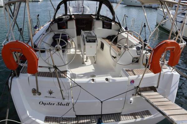 Sun Odyssey 379 Oyster Shell
