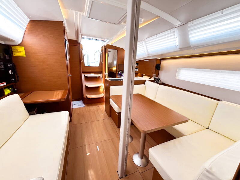 Sun Odyssey 380 Soca Sleigh