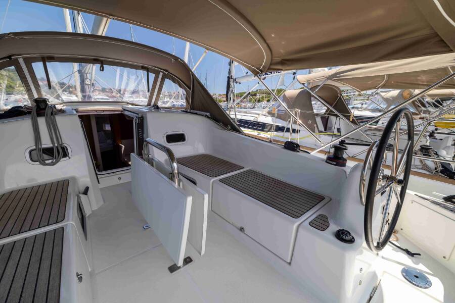 Sun Odyssey 380 Vida