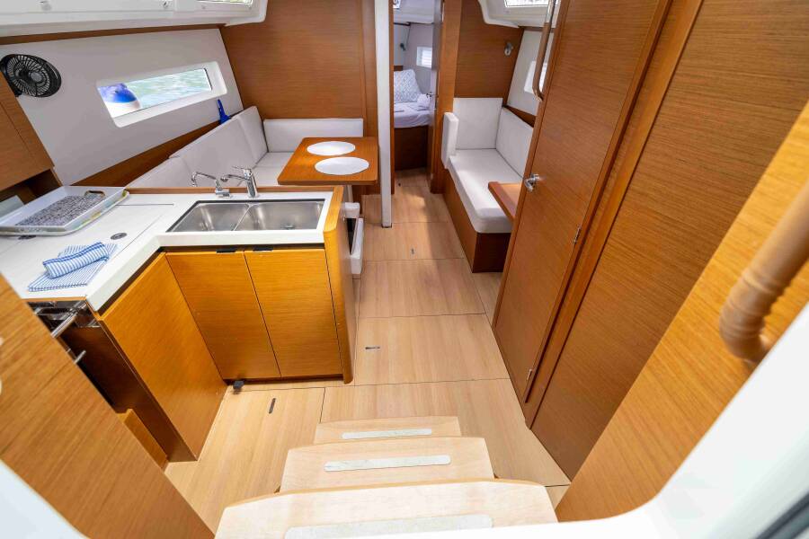 Sun Odyssey 380 Vida
