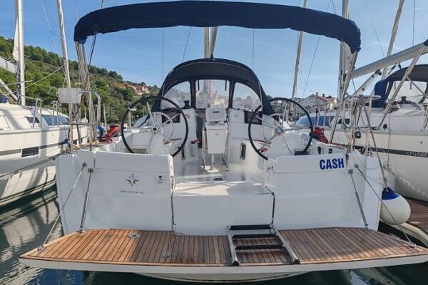 Sun Odyssey 389 Cash