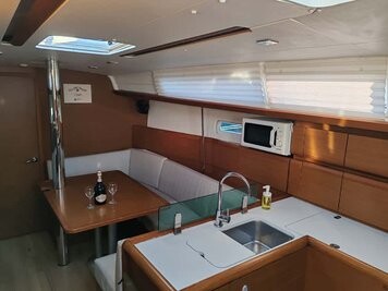 Sun Odyssey 389 Cash