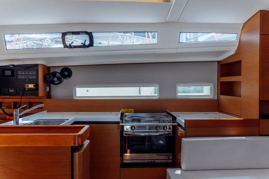 Sun Odyssey 410 Anassa