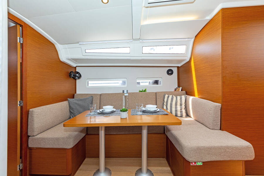 Sun Odyssey 410 Zheng Yi Sao (郑一嫂)