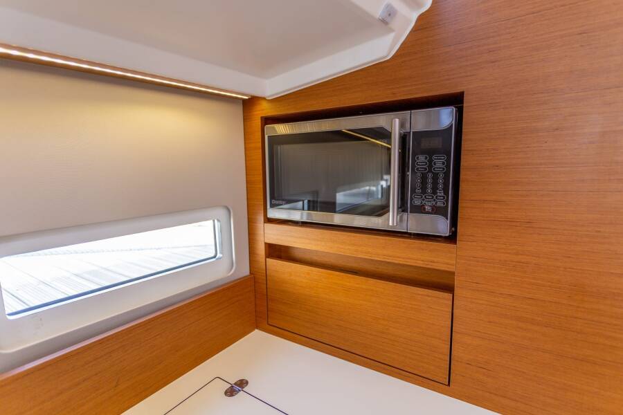 Sun Odyssey 410 Tola Sunrise