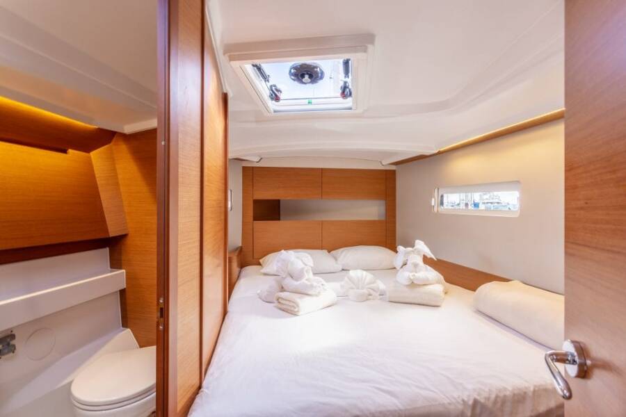 Sun Odyssey 410 Tola Sunrise