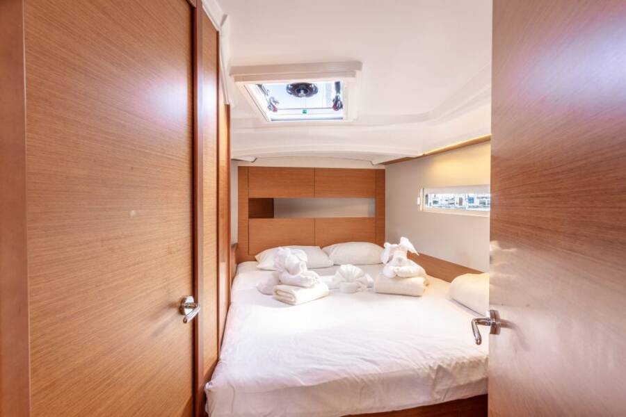 Sun Odyssey 410 Tola Sunrise
