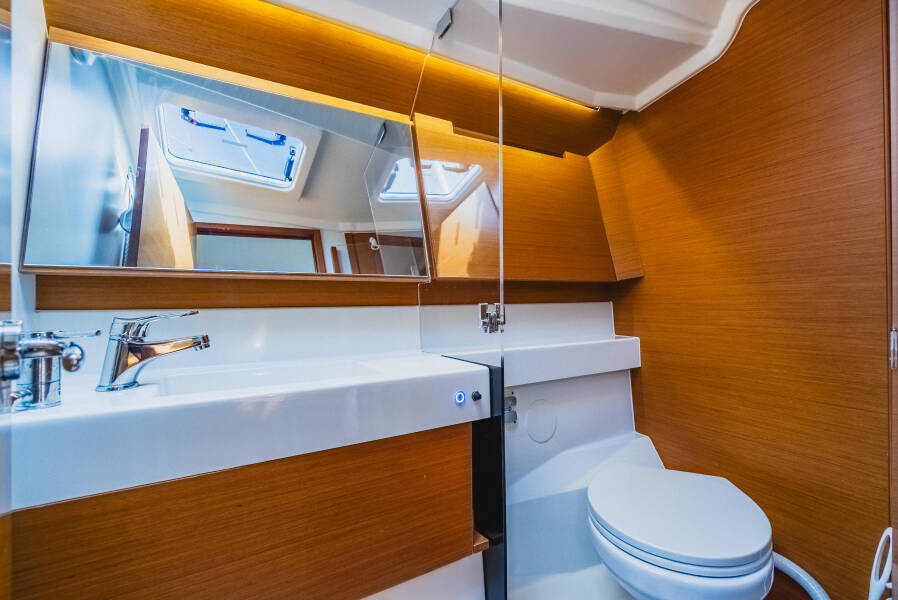 Sun Odyssey 410 Tola Sunrise