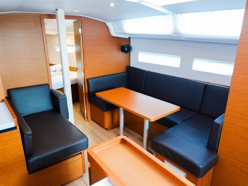 Sun Odyssey 410 Easy Skanking