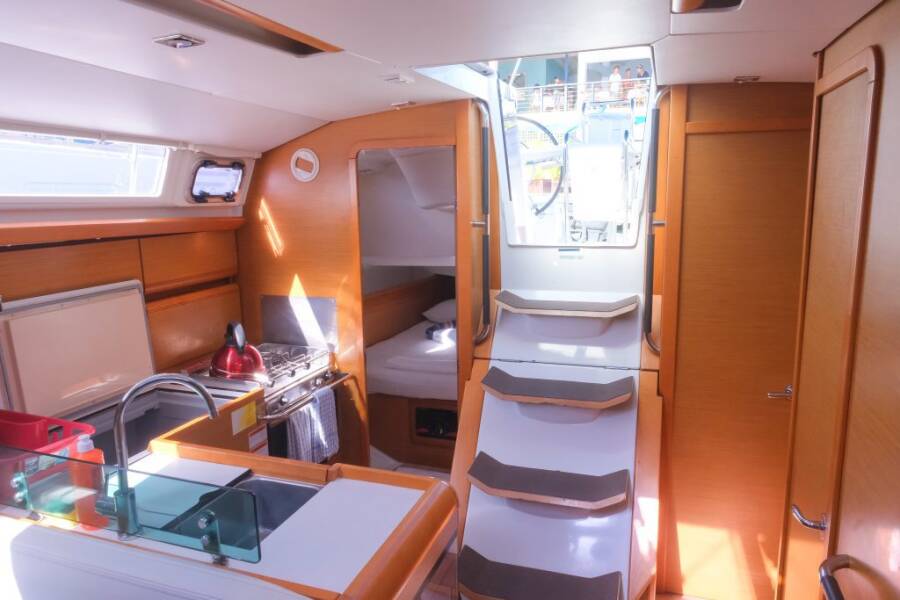 Sun Odyssey 419 Makin Memories