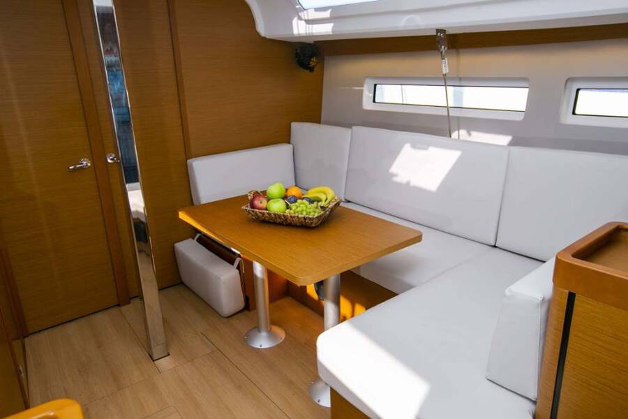 Sun Odyssey 440 Endeavour