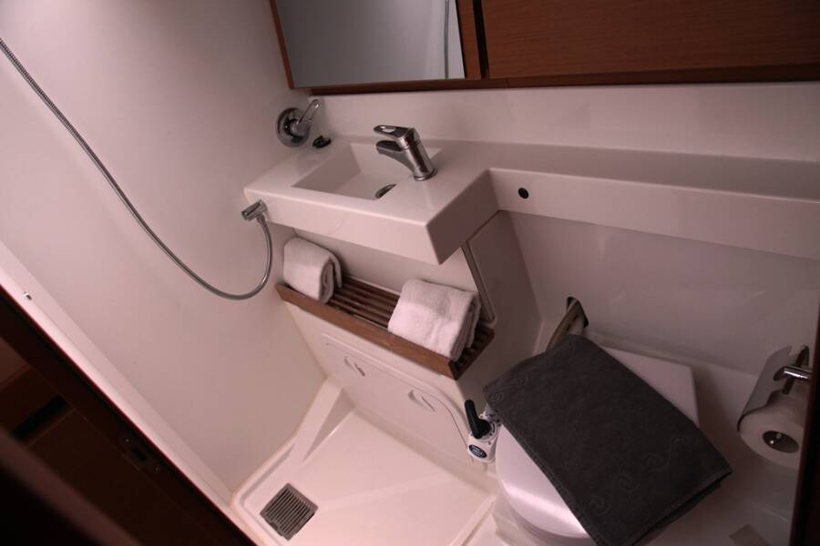 Sun Odyssey 440 Tommy