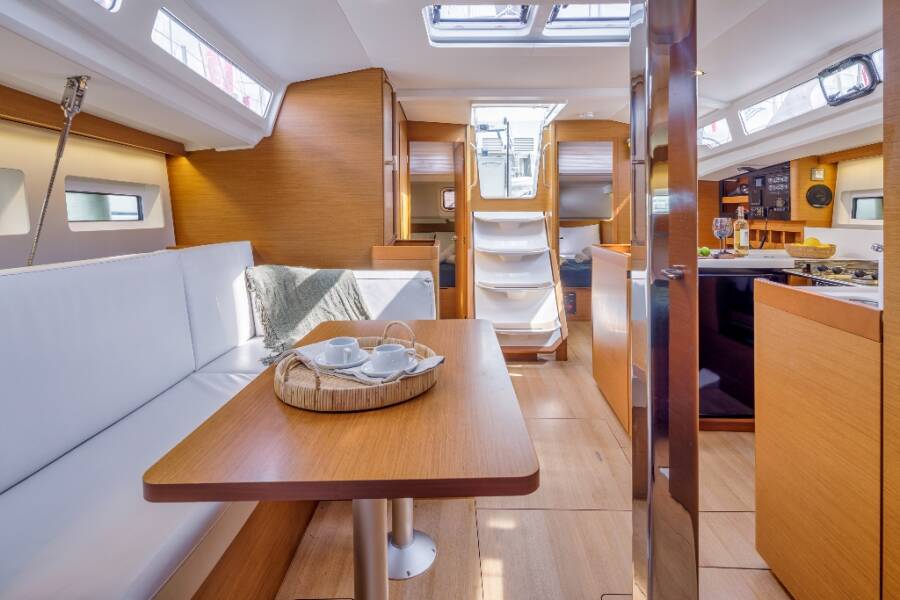 Sun Odyssey 440 Thousand Sunny