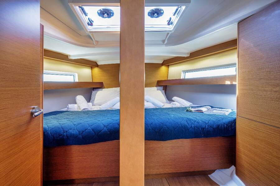 Sun Odyssey 440 Thousand Sunny