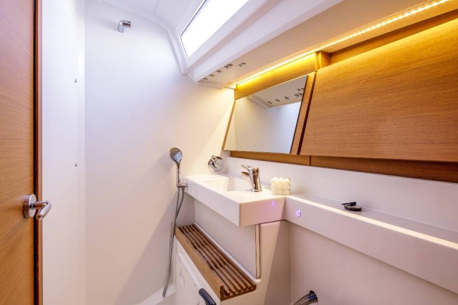 Sun Odyssey 440 Thousand Sunny