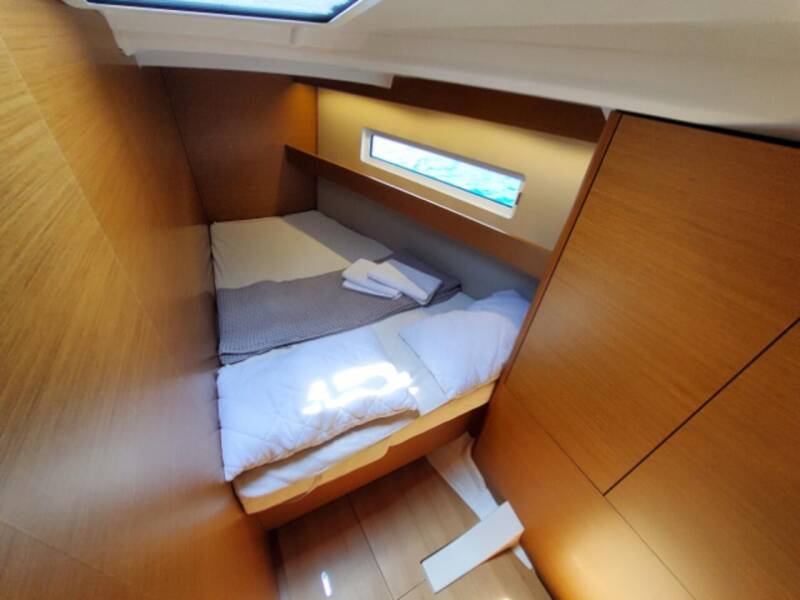 Sun Odyssey 440 Holiday Kiss