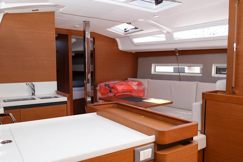 Sun Odyssey 440 Ana